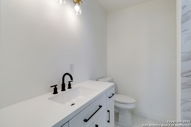 Image 12 of 26 For 2323 Crockett E