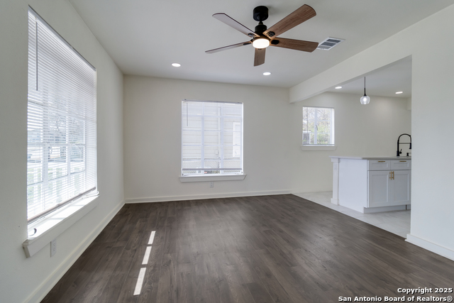 Image 5 of 26 For 2323 Crockett E