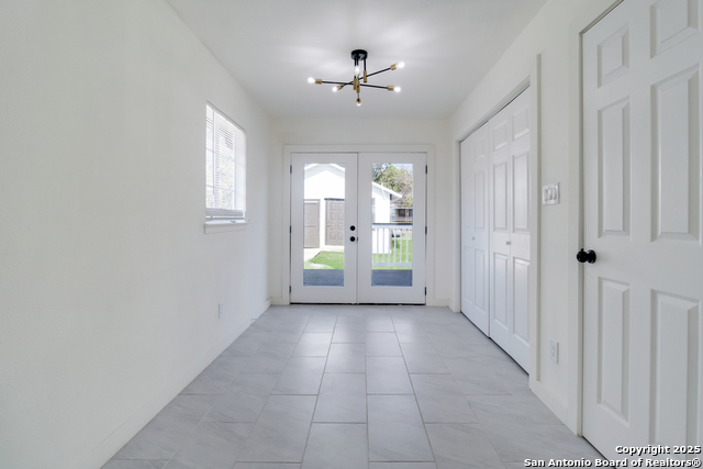 Image 9 of 26 For 2323 Crockett E