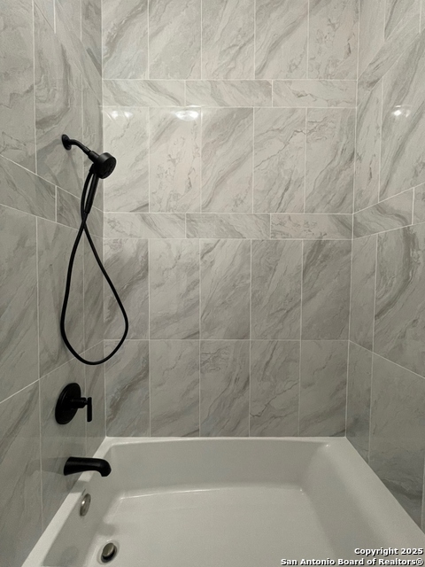 Image 23 of 46 For 1111 Glade Crossing