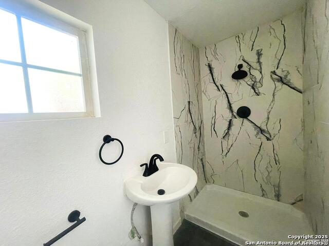 Image 9 of 10 For 3022 El Paso