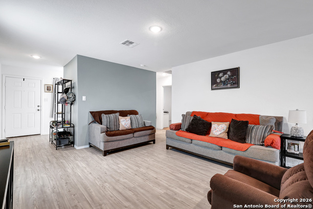 Image 4 of 17 For 9015 Lunar Cv