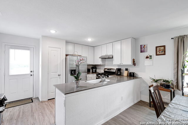 Image 5 of 17 For 9015 Lunar Cv