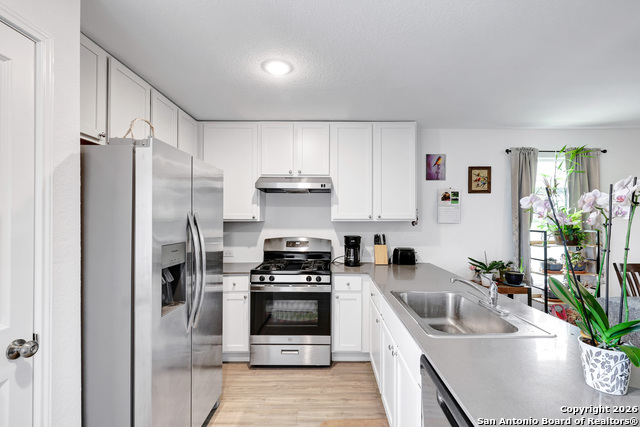 Image 7 of 17 For 9015 Lunar Cv