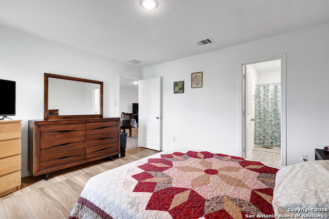 Image 9 of 17 For 9015 Lunar Cv