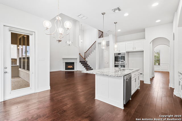 Image 10 of 41 For 427 Evans Oak