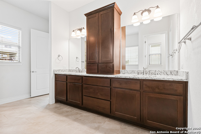 Image 19 of 41 For 427 Evans Oak