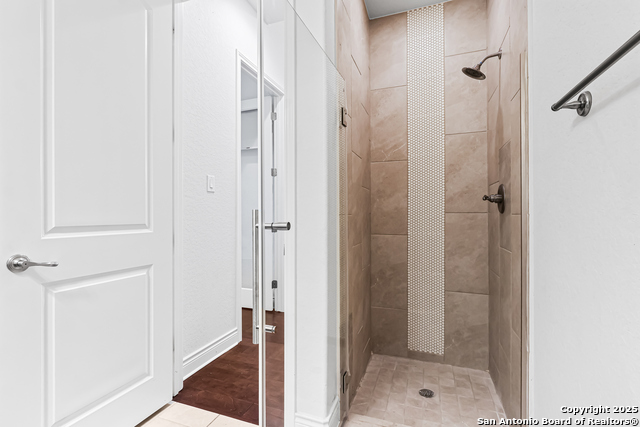 Image 22 of 41 For 427 Evans Oak