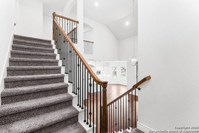 Image 23 of 41 For 427 Evans Oak