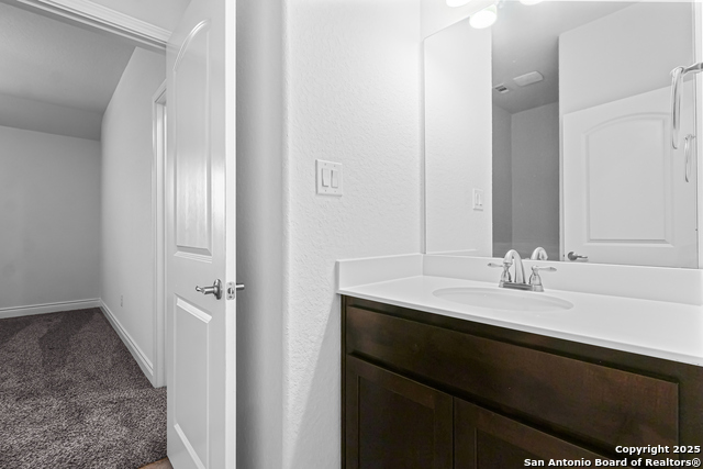 Image 25 of 41 For 427 Evans Oak