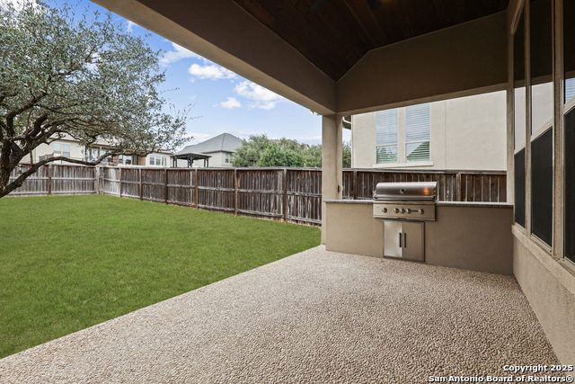 Image 32 of 41 For 427 Evans Oak