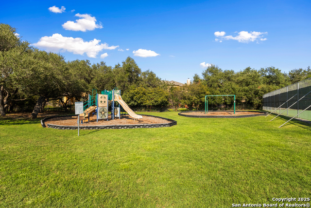 Image 38 of 41 For 427 Evans Oak