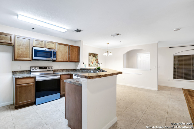 Listing photo id 13 for 7323 Snowden Rd  3108