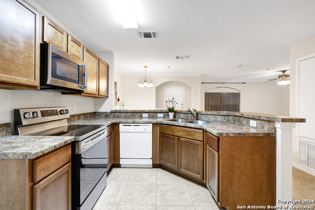 Listing photo id 14 for 7323 Snowden Rd  3108