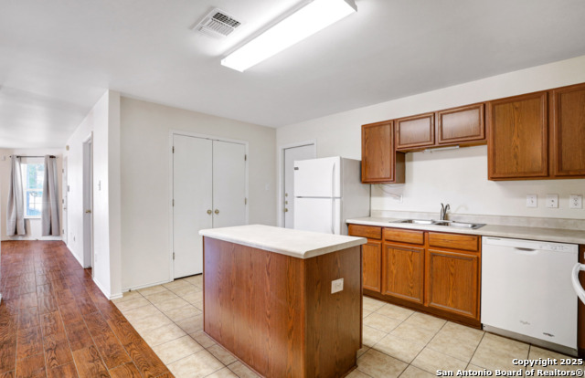 Image 11 of 24 For 10603 Shaenridge N