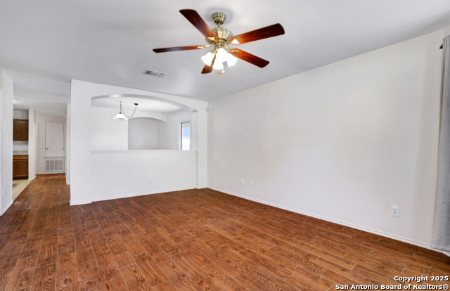 Image 5 of 24 For 10603 Shaenridge N