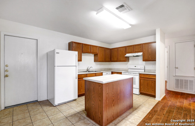 Image 9 of 24 For 10603 Shaenridge N