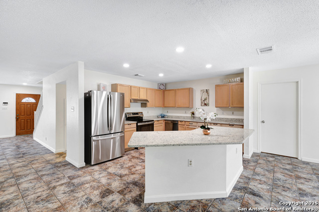 Listing photo id 8 for 10211 Windstone Creek