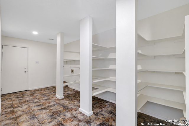 Listing photo id 12 for 10211 Windstone Creek