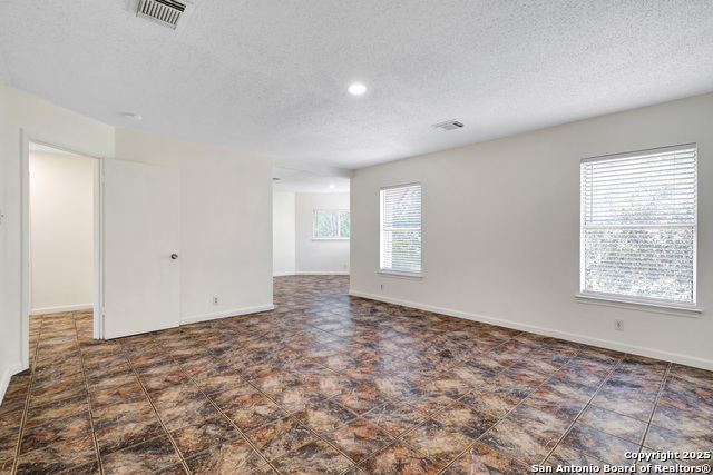 Listing photo id 15 for 10211 Windstone Creek