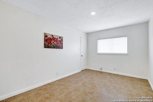 Listing photo id 23 for 10211 Windstone Creek