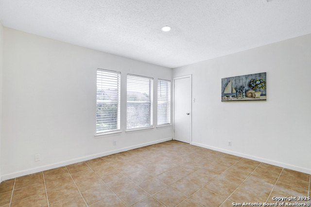 Listing photo id 24 for 10211 Windstone Creek