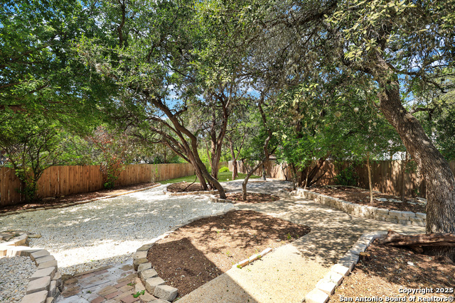 Listing photo id 25 for 10211 Windstone Creek