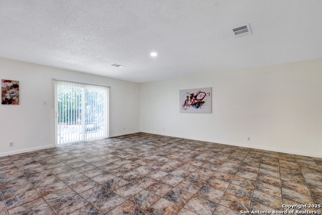 Listing photo id 4 for 10211 Windstone Creek