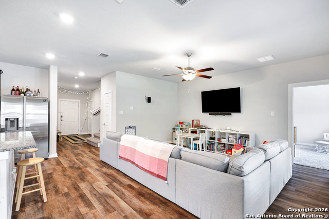 Listing photo id 8 for 6803 Emerald Valley