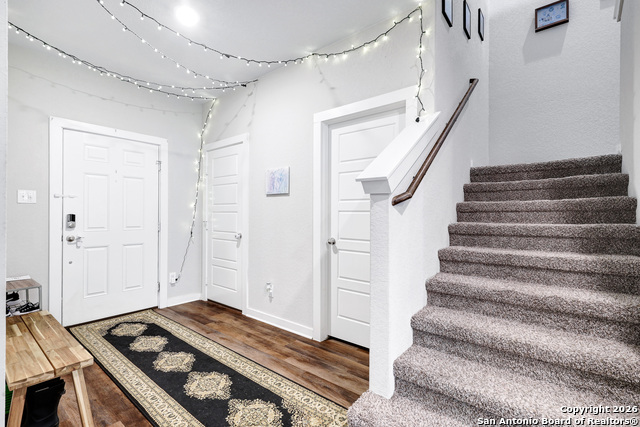 Listing photo id 0 for 6803 Emerald Valley