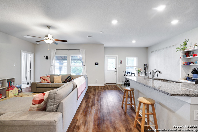 Listing photo id 1 for 6803 Emerald Valley