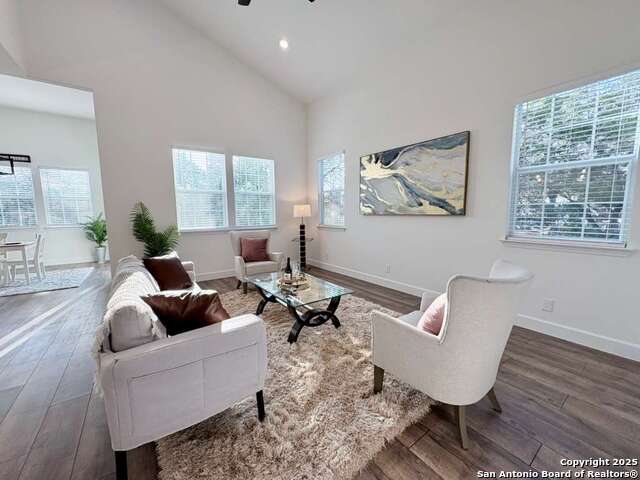 Image 5 of 25 For 1064 Overbrook Ln