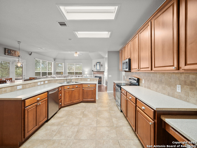 Image 13 of 40 For 1606 Lookout Frst