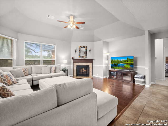 Image 15 of 40 For 1606 Lookout Frst