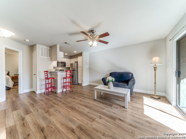 Image 5 of 12 For 5322 Medical Dr  C-103