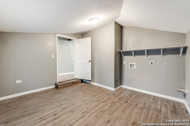 Image 18 of 20 For 403 Dickson W