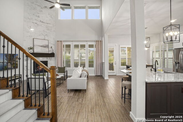 Image 11 of 53 For 3827 Glenellen