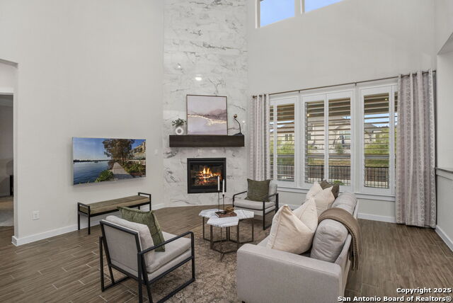 Image 13 of 53 For 3827 Glenellen