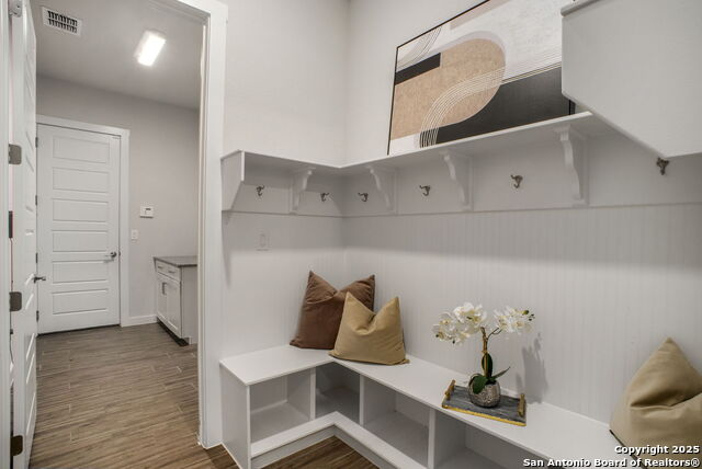 Image 29 of 53 For 3827 Glenellen