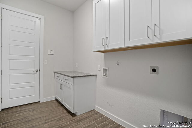 Image 30 of 53 For 3827 Glenellen