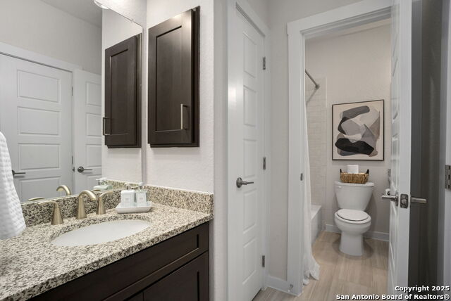 Image 41 of 53 For 3827 Glenellen