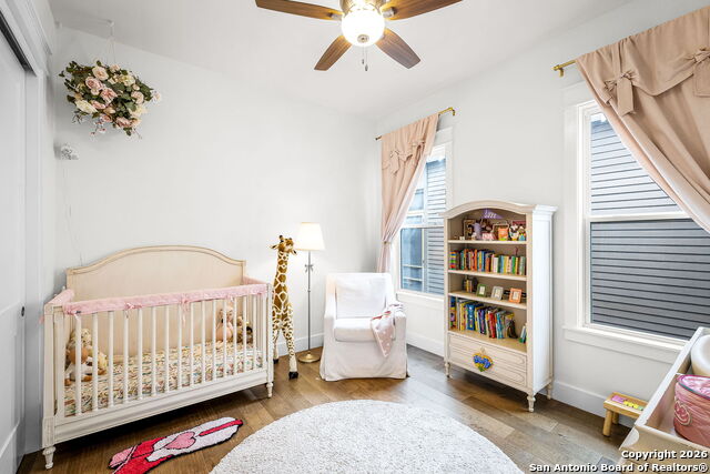 Image 20 of 28 For 649 Center Green