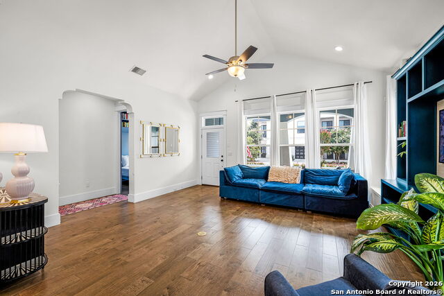 Image 7 of 28 For 649 Center Green