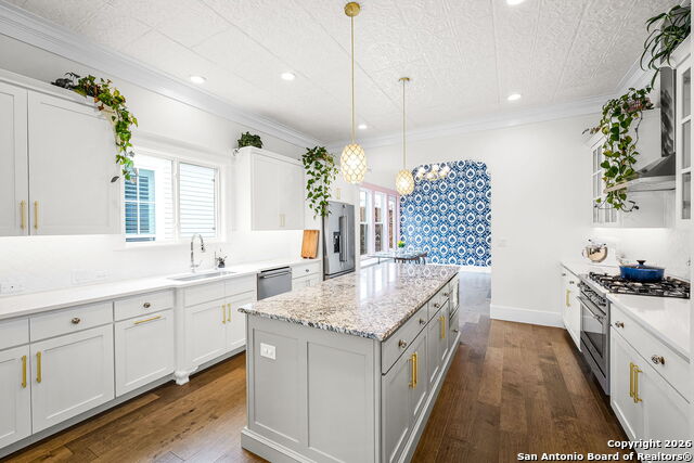 Image 9 of 28 For 649 Center Green