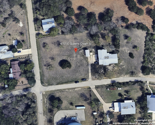 Image 3 of 8 For 6707 Queens Crown