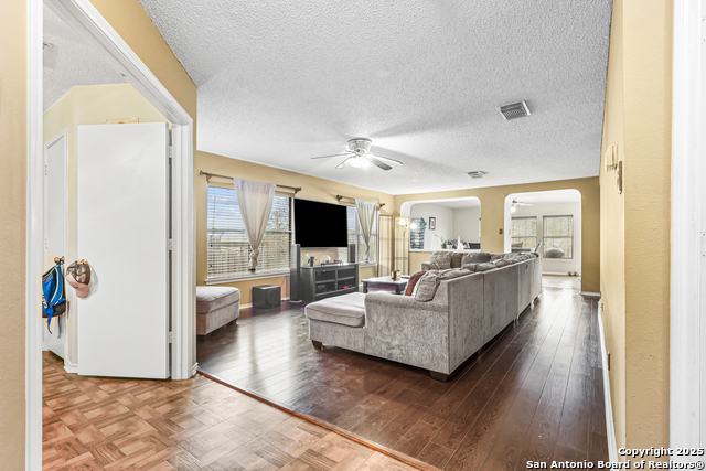 Image 3 of 23 For 7234 Raintree Forest