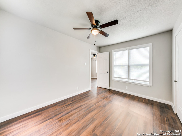 Image 10 of 12 For 1519 Southcross Blvd E 2