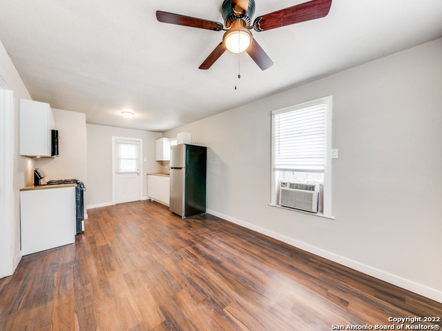 Image 3 of 12 For 1519 Southcross Blvd E 2