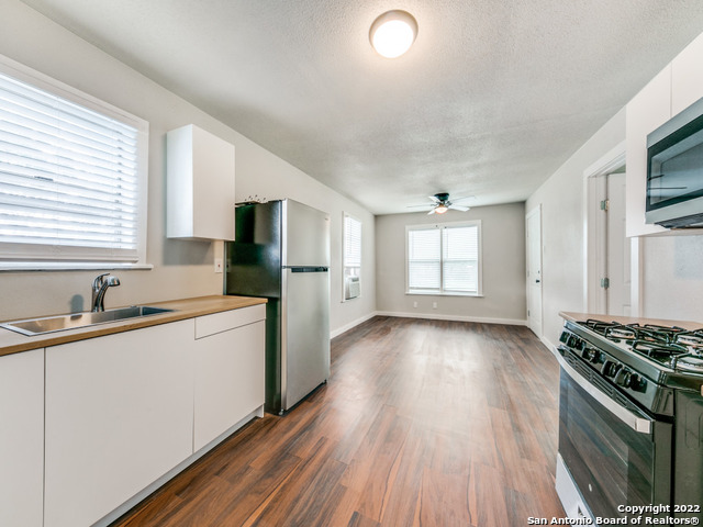 Image 8 of 12 For 1519 Southcross Blvd E 2