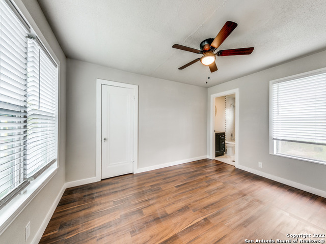 Image 9 of 12 For 1519 Southcross Blvd E 2